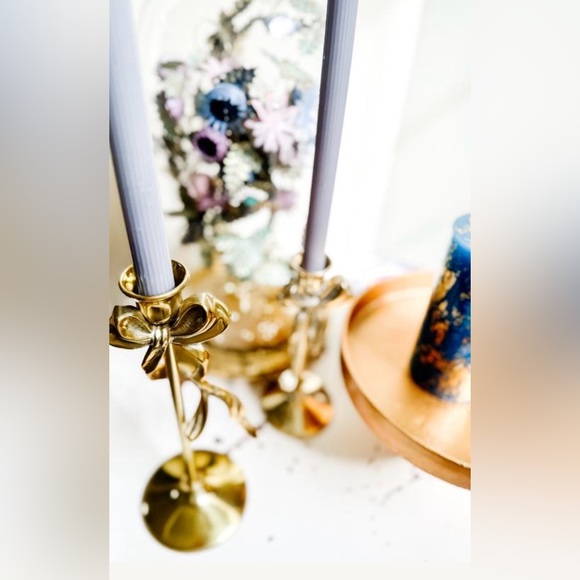 Elegant Gold Bow Candle Holders. Set of 3 handle holders. - Picture 5 of 7